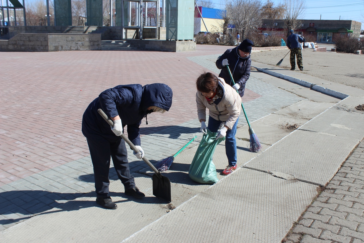 В поселениях Увельского района активно идут субботники | 17.04.2023 |  Увельский - БезФормата